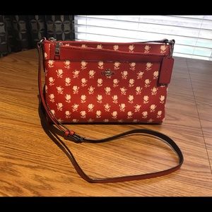 Coach Badlands Floral Crossbody W/Pop Up Pouch